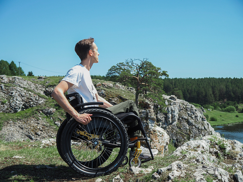 инвадидные коляски с пневматическими колесами